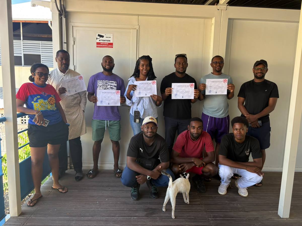 Les participants du Forum du Mini Basket 2026 avec leur certificat